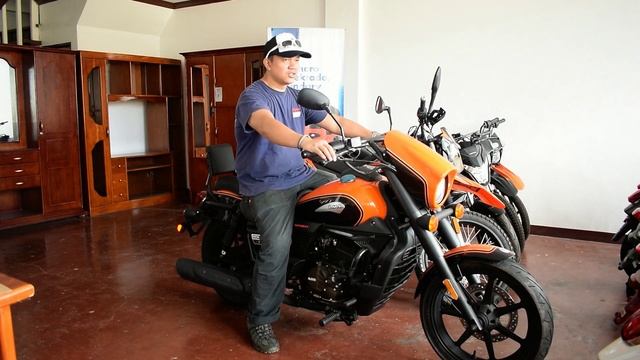 Shop Talk: UM Motorcycles | Commando 300 | Hypersports 200 | Sports S 300 | DSR II смотреть онлайн