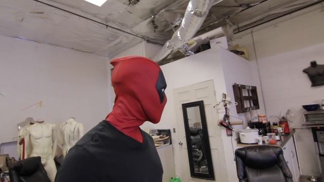 Deadpool Mask (New Version) смотреть онлайн