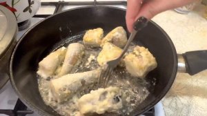 Тушеная рыба с луком и морковью