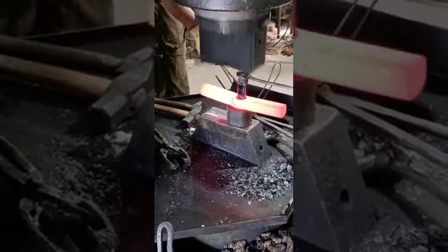 прошивка отверстия. ковка молотка смотреть онлайн
