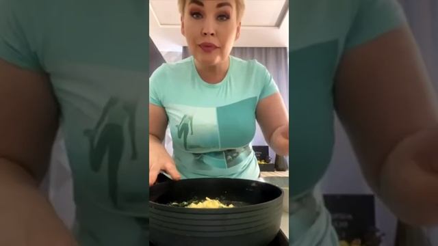 Запеканка из кабачков со шпинатом и брынзой смотреть онлайн