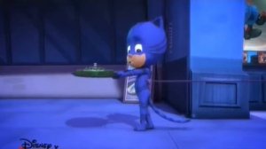ГЕРОИ В МАСКАХ Кэтбой и спасение праздничного торта