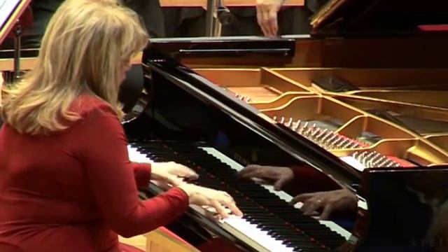 Chopin - Piano Concerto No. 2 (1/3) (Idil Biret, Piano, Yale Symphony Orchestra) смотреть онлайн