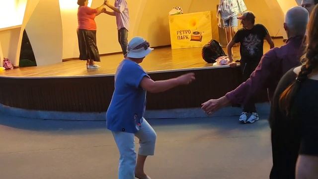 Всё пучком Танцы в парке Горького Харьков Август 2021 смотреть онлайн