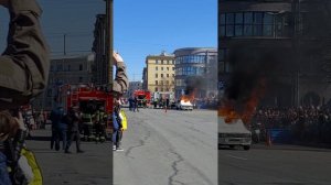 День открытых дверей пожарной охраны Кировского района Спб. Шоу больше всего понравилось детям.#спб