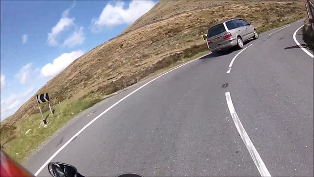 Twisty section gets spoiled by a clapped out Ford Galaxy смотреть онлайн