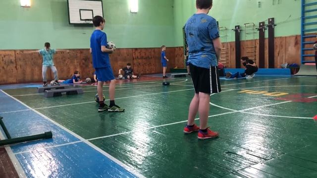 Аэробика и круговая тренировка. Слободка 2009-10 гр 17.02.22 смотреть онлайн