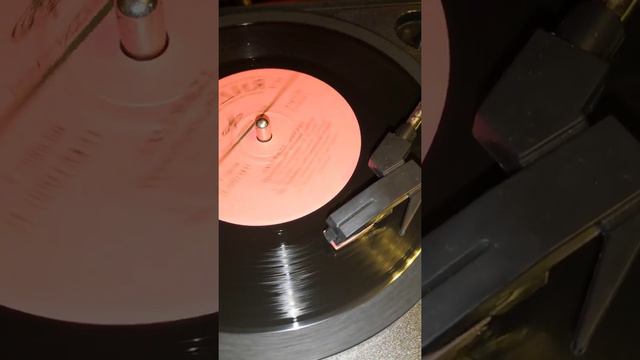 Людмила Зыкина - На побывку едет молодой моряк #навиниле #Зыкина #моряк #vinyl #раритет #ретро смотреть онлайн