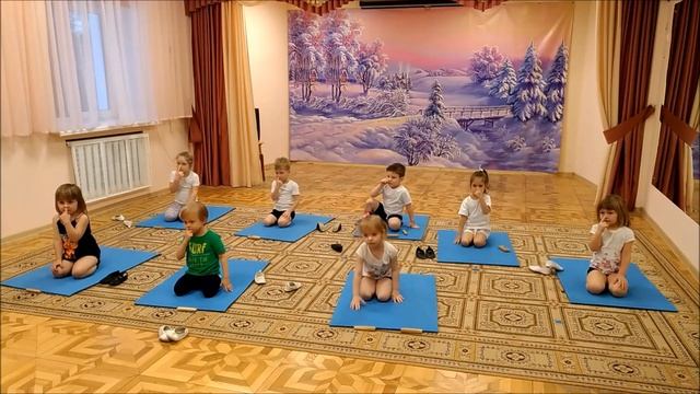 Пора начинать | Упражнение для начала гимнастки | группа 3+ смотреть онлайн