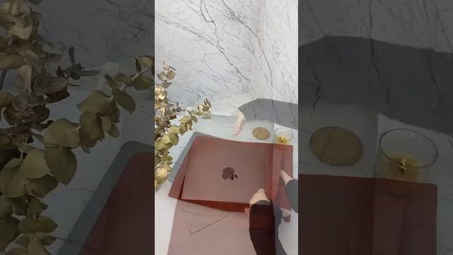 Вот так создается рабочая атмосфера, где в главной роли мой именной ежедневник из натуральной кожи смотреть онлайн