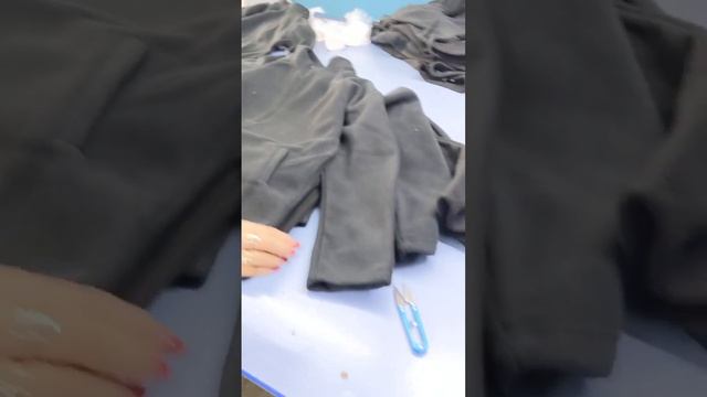 Контроль качества. Мужской флисовый спортивный костюм. смотреть онлайн