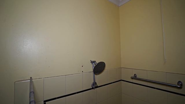 Abandoned- Quirky 60`s house with some groovy and odd interiors/Drive by find. смотреть онлайн