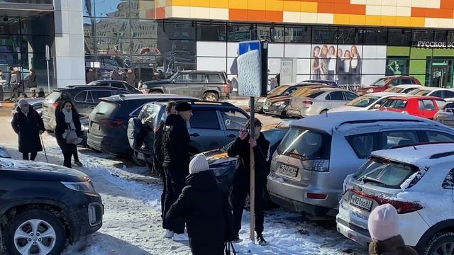 ПРИМЕРЗ ЯЗЫКОМ К СТОЛБУ. ОТОРВАЛСЯ ЯЗЫК. ПРАНК. Смоленск смотреть онлайн
