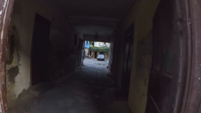 Дворы Львова , смотровая площадка на ратуше и несколько интересных кафе смотреть онлайн