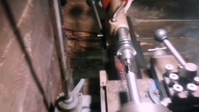 Металл и пластик. Отбойник для двери смотреть онлайн