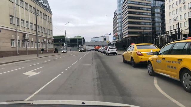 Москва 30 марта, вроде карантин, а вроде и нет смотреть онлайн