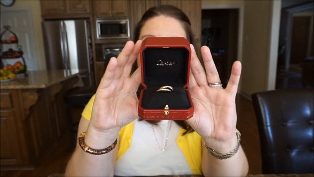 Cartier Trinity Ring смотреть онлайн