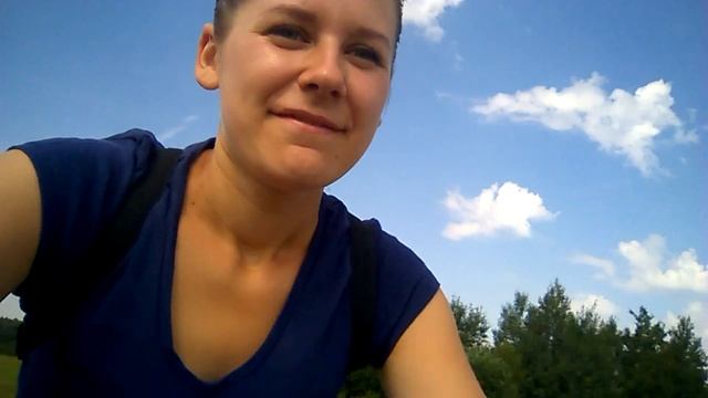 VLOG#В деревне 2ч:На местный тусЫч/Отобрала одежду/Фоткаемся в лесу." смотреть онлайн