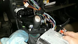 Замена магнитолы Лада Ларгус.