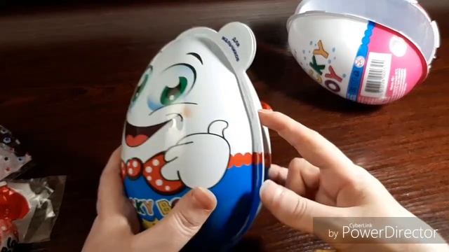 ШОК! ОГРОМНОЕ СЮРПРИЗ ЯЙЦО ЛАКИ БОЙ (Lucky boy)! РАСПАКОВКА СЮРПРИЗОВ!!! Unboxing kinder surprise! смотреть онлайн