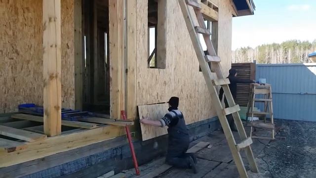 Каркасный дом 11х13. Часть 2 Обшивка каркаса плитой OSB-3. смотреть онлайн