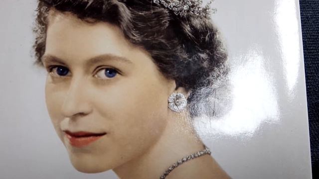 Обзор банкнот Англии и книги Королева смотреть онлайн