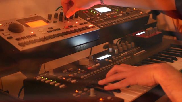 Polyphonic Machinedrum | EFM-HH смотреть онлайн