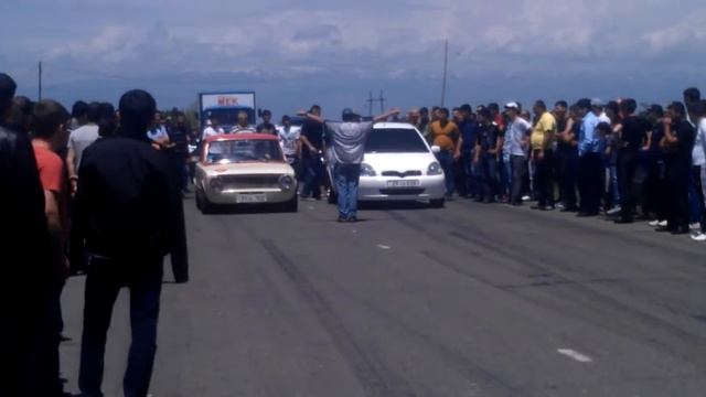 моя копейка против toyota vitz Мико