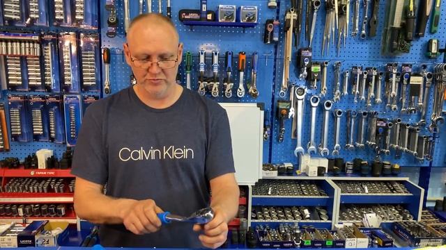 Почему нельзя смазывать трещотку_ Как выбрать трещотку. Формы, виды, отличия трещоток..mp4 смотреть онлайн