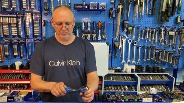 Почему нельзя смазывать трещотку_ Как выбрать трещотку. Формы, виды, отличия трещоток..mp4