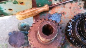 Замена шестерни привода  НШ10 на ЮМЗ 6.