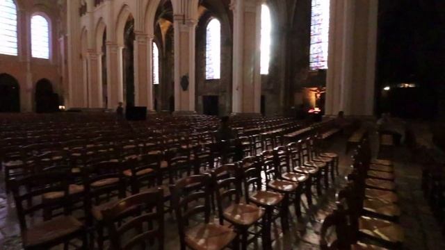 A Walk Around the Cathedral At Chartres, France смотреть онлайн
