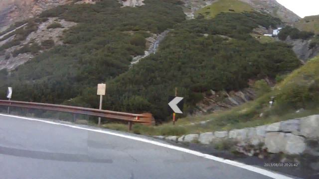 Горный перевал Stelvio Pass (2760м) Italy.Part 2. Спуск с вершины к Bormio смотреть онлайн