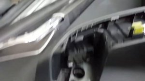 Как снять обшивку (дверную карту) передней двери Шкода Октавия