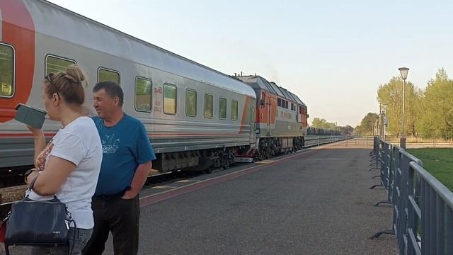 Отправление ТЭП70-0083 с пригородным поездом Нижнекамск — Ижевск смотреть онлайн