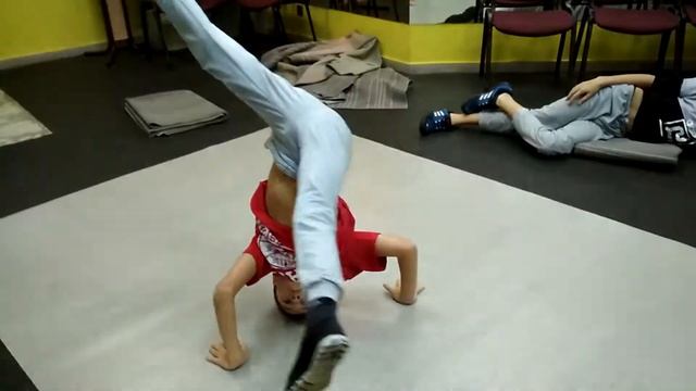 Break Dance - Head Spin (Империя Танца) смотреть онлайн