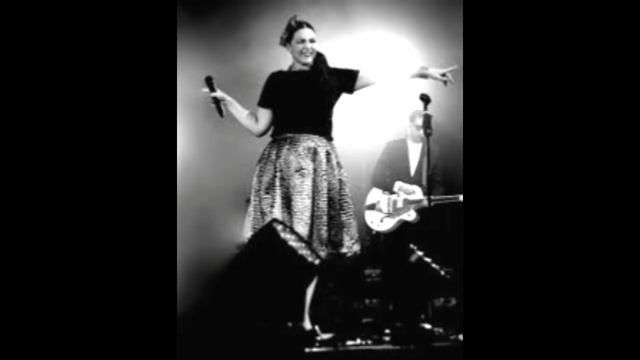 CARO EMERALD Perfect Day