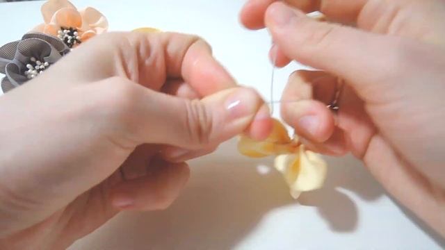 Канзаши новинки/ Новые цветы из лент своими руками/ МК канзаши 2020 смотреть онлайн