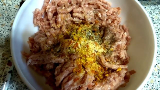 Готовлю несколько блюд для домашнего ужина смотреть онлайн