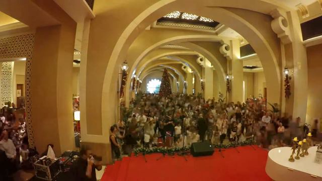 Christmas Tree Lighting 2016 at Fairmont The Palm смотреть онлайн