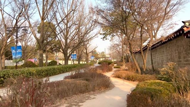 [4K SEOUL] Walking around the Gyeongbokgung Dulle-gil to the Seoul Museum of Contemporary Art 경복궁둘레 смотреть онлайн