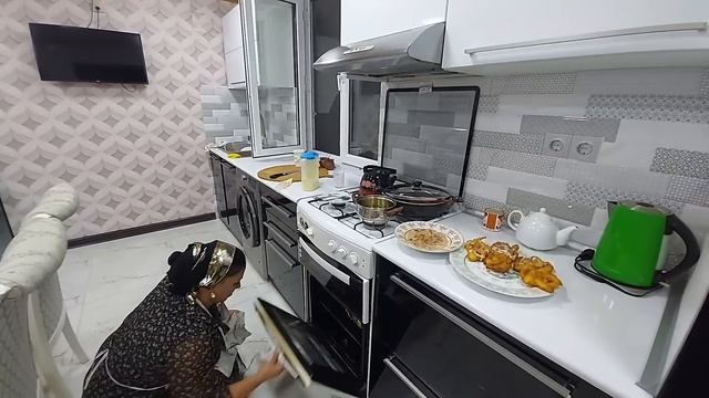 Live Cooking - Rump Steak Stuffed With Bacon & Cheese & Giant BBQ Rib Sandwich смотреть онлайн