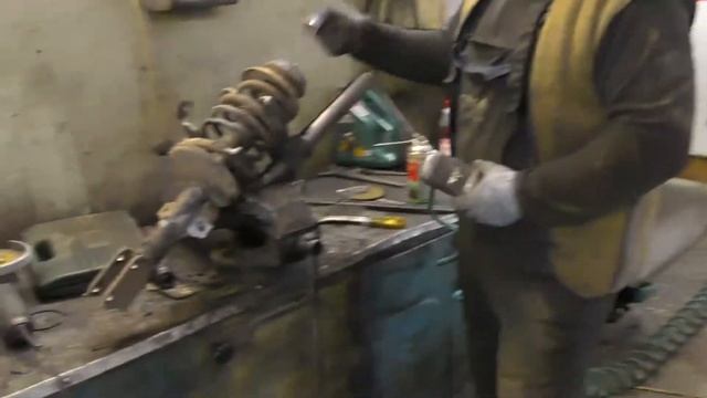 Дастер замена передней стойки амортизатора! #Duster