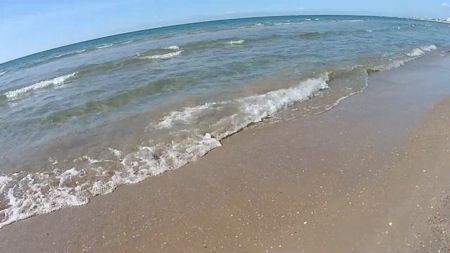 #Анапа 7 октября 🌞 Отдыхающих мало // Пляж "Восход" смотреть онлайн