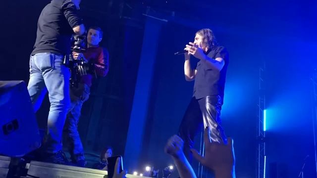 Костя Плотников поет «Прыгну со скалы» Как снимали сериал Король и Шут #корольишут #горшокжив смотреть онлайн