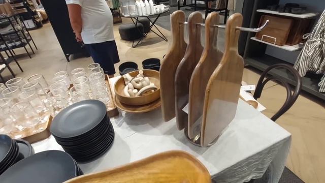 H&M home. Пустые прилавки, на скидках ничего нет🤔 смотреть онлайн