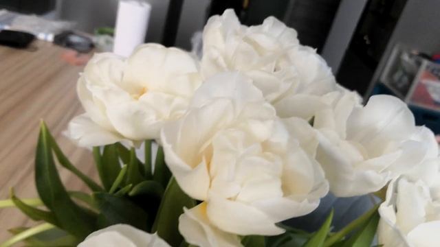 ПРОВЕЛА ЭКСПЕРИМЕНТ. ТЕПЕРЬ ЗНАЮ, В ЧЕМ БУКЕТ ЦВЕТОВ СТОИТ ДОЛГО смотреть онлайн