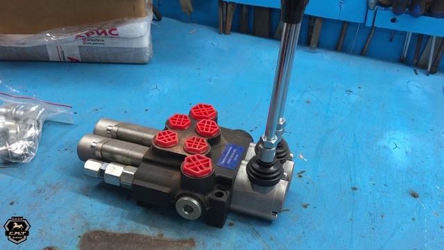 Посылка от гидравлической компании АРИС - гидрораспределитель с плавающим режимом на мототрактор смотреть онлайн