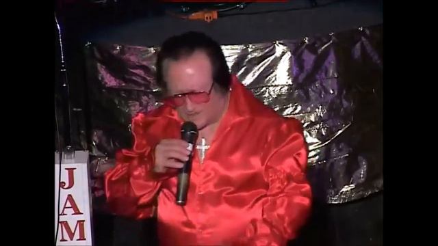 EARL BROWN 'CRYING' смотреть онлайн