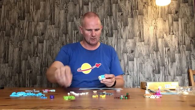 Opening and assembling Lego Creator 3 in 1 set 31128 Build 3 Fish and Crab смотреть онлайн